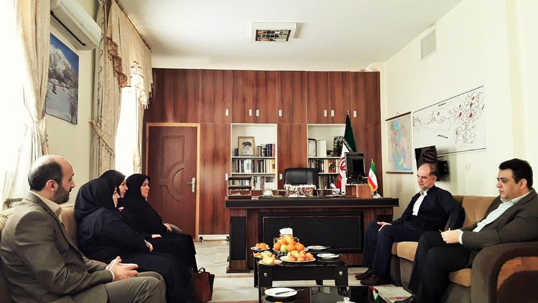 دیدارمدیرکل کانون پرورش فکری کودکان ونوجوانان استان کرمانشاه با فرماندار جوانرود