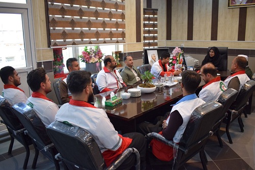 ه مناسبت هفته هلال احمر و روزجهانی صلیب سرخ ، ریاست و اعضای جمعیت هلال احمر شهرستان روانسر با خانم دکتر جشن پرور فرماندار روانسر دیدار و گفتگو کردند