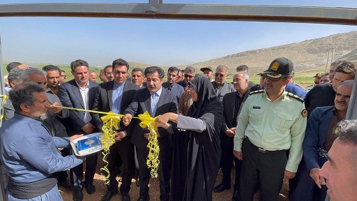 با حضور دکتر حسین زاده معاون توسعه روستایی و مناطق محروم رئیس جمهور و خانم دکتر جشن پرور فرماندار روانسر گلخانه تولید محصولات خارج از فصل افتتاح و مورد بهره برداری قرار گرفت