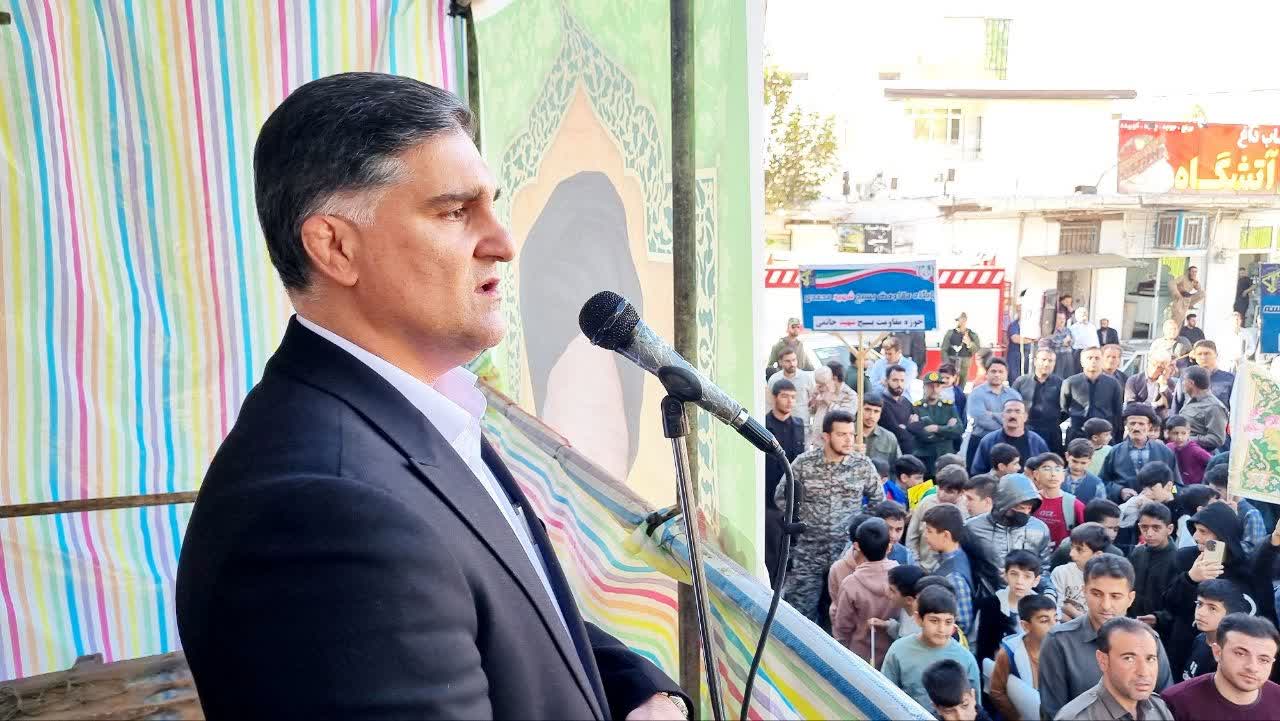 راهپیمایی باشکوه ۱۳ آبان در پاوه با شعار «مرگ بر آمریکا» برگزار شد